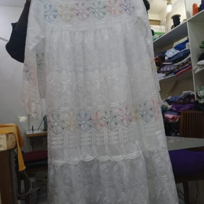 Robe blanche en cotonnade