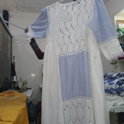 Robe en rayures et en dentelle coton